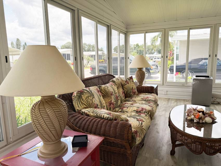 110 Jacaranda Terrace a Parrish, FL Mobile or Manufactured Home for Sale
